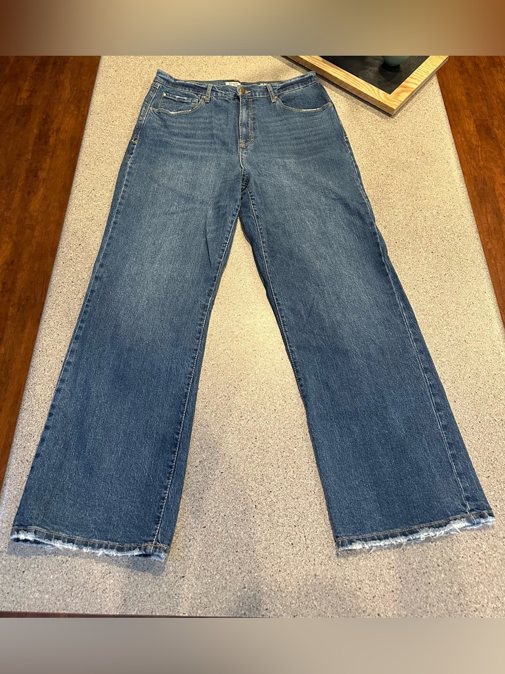 Kensie Wide-Leg Jeans in Medium Blue Denim
